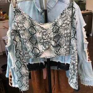 5% off through Friday! Snake print Tigerfox Top